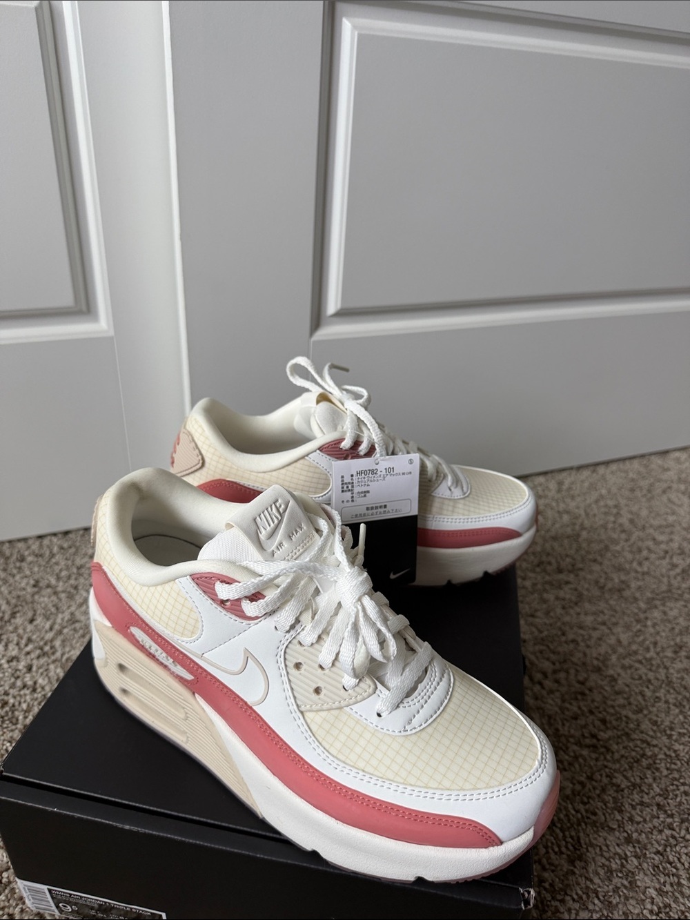 Nike Women’s Air Max 90 LV8 Platform Sneaker - White & Pink, size 7.5 Women’s